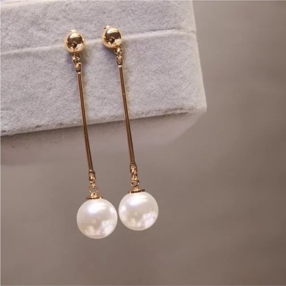 Gold Pearl dangling drop pierced earrings 2”